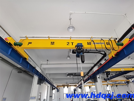 2T歐式單梁起重機(jī)(配環(huán)鏈電動葫蘆) 2T歐式單梁起重機(jī)(配環(huán)鏈電動葫蘆)